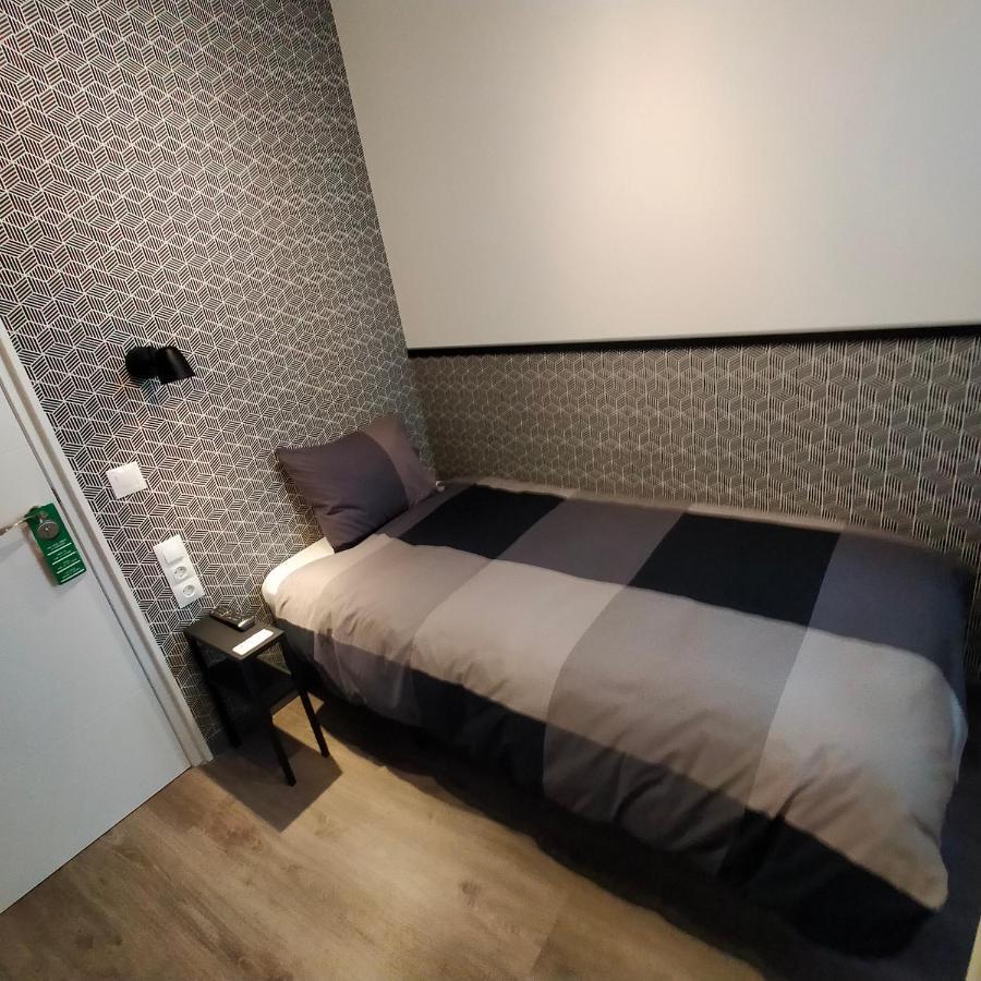 Room Pride Madrid Bilik gambar