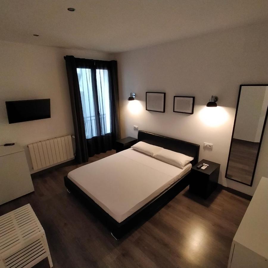 Room Pride Madrid Luaran gambar