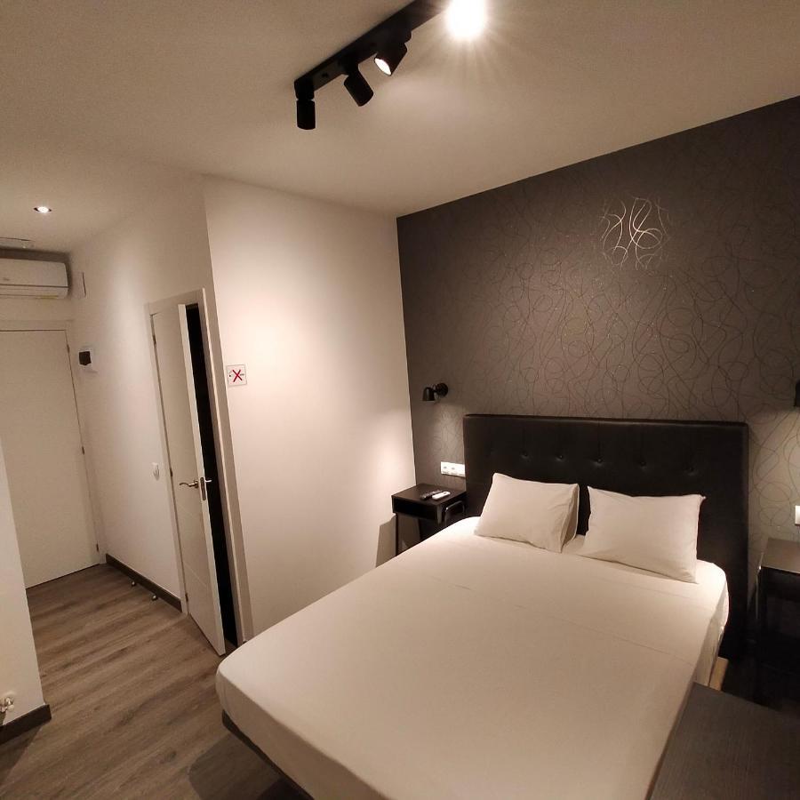 Room Pride Madrid Luaran gambar